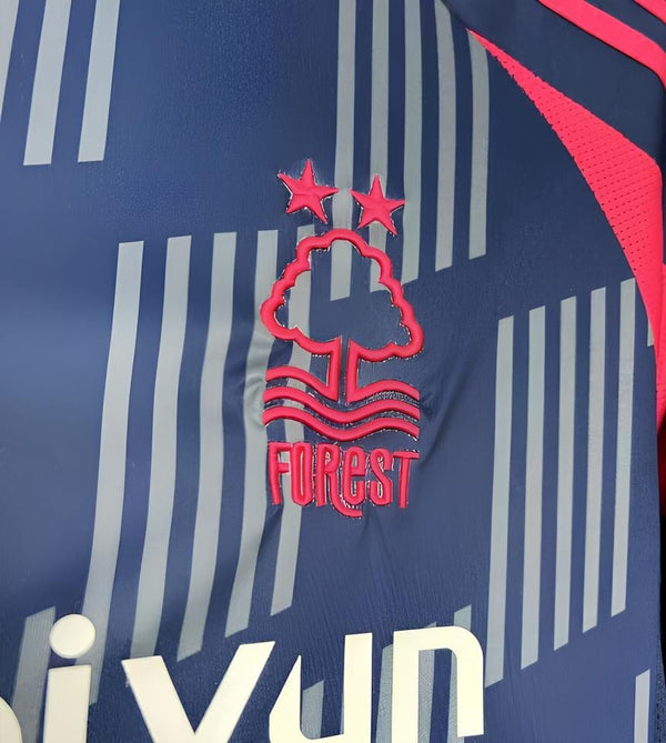 Nottingham Forest Alternativa 24/25